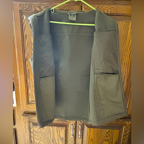 FA-FINAL APPROACH ACUTA SOFT-SHELL VEST SIZE M. Olive - Picture 2 of 6